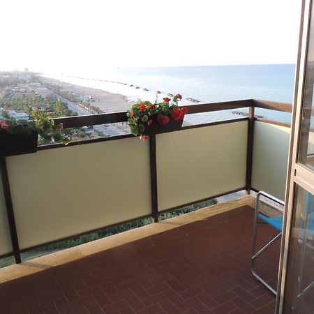 Interno 132 Apartman Porto San Giorgio Kültér fotó