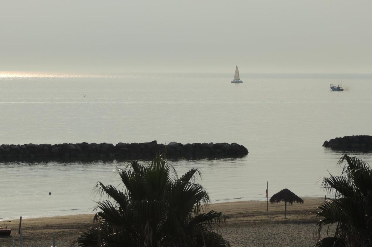 Interno 132 Apartman Porto San Giorgio Kültér fotó