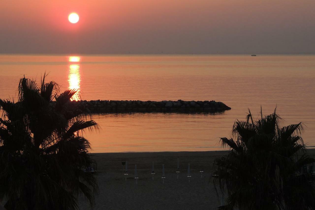 Interno 132 Apartman Porto San Giorgio Kültér fotó