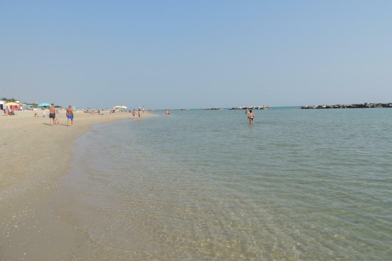 Interno 132 Apartman Porto San Giorgio Kültér fotó